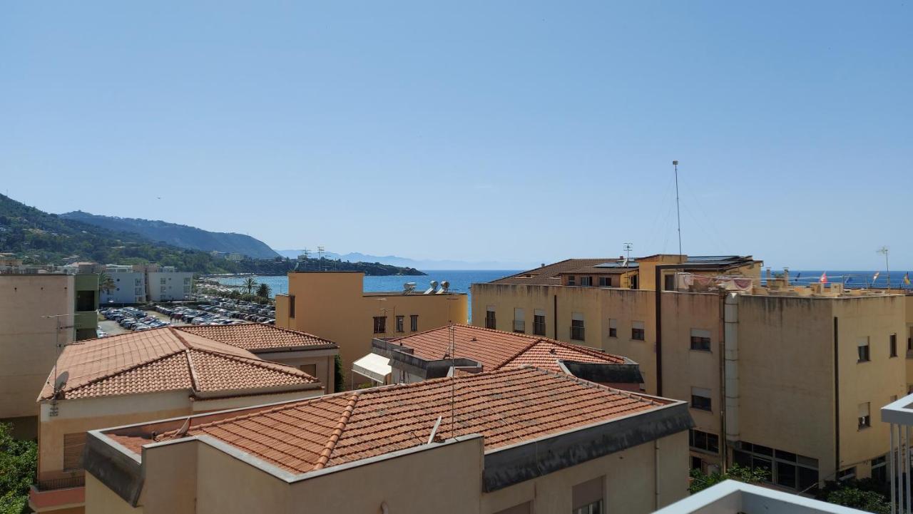Casa Floridea -Mediterranea Sicilia Apt Cefalu Exterior photo